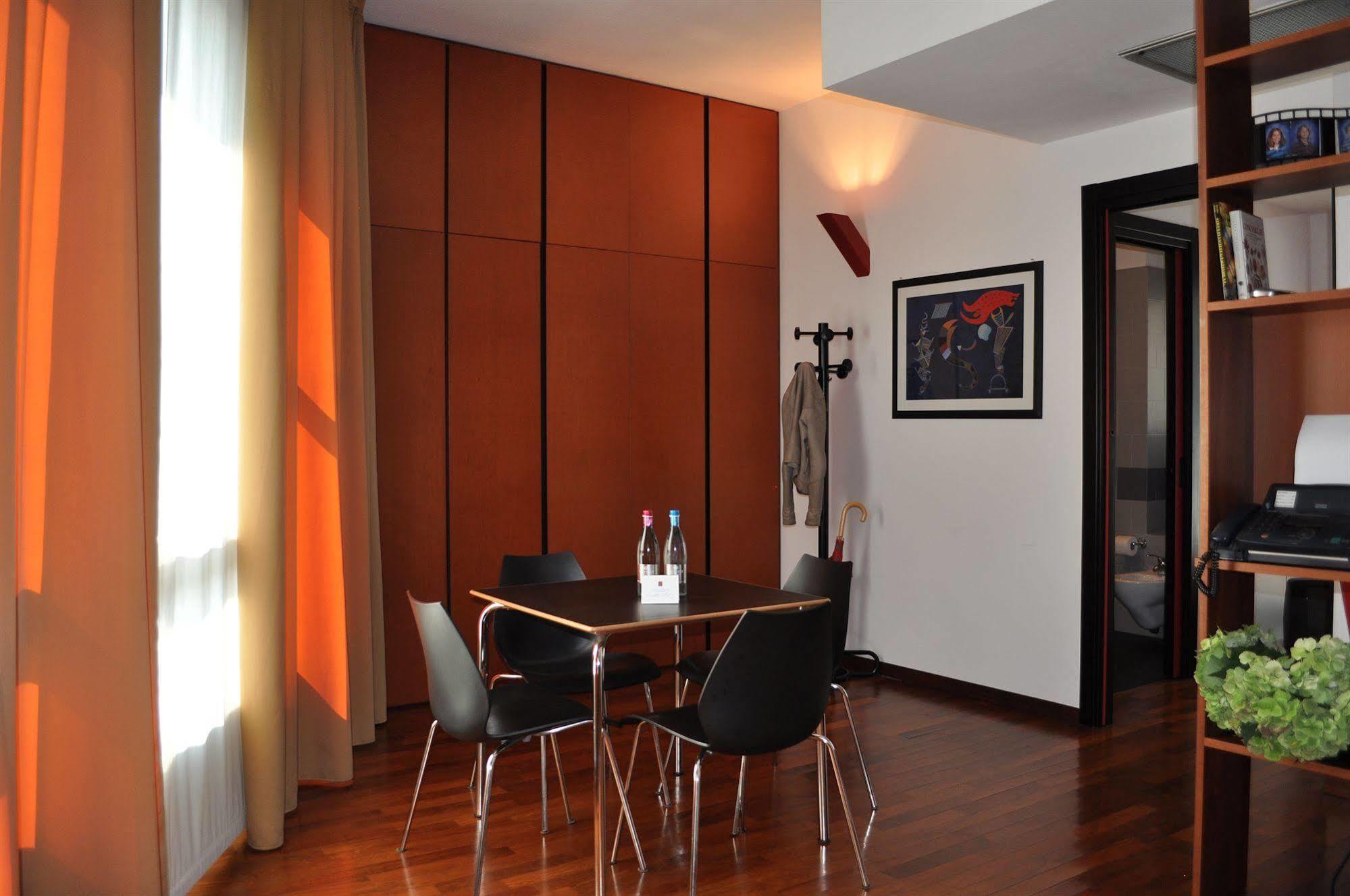 Residence Le Corti Milano Eksteriør billede
