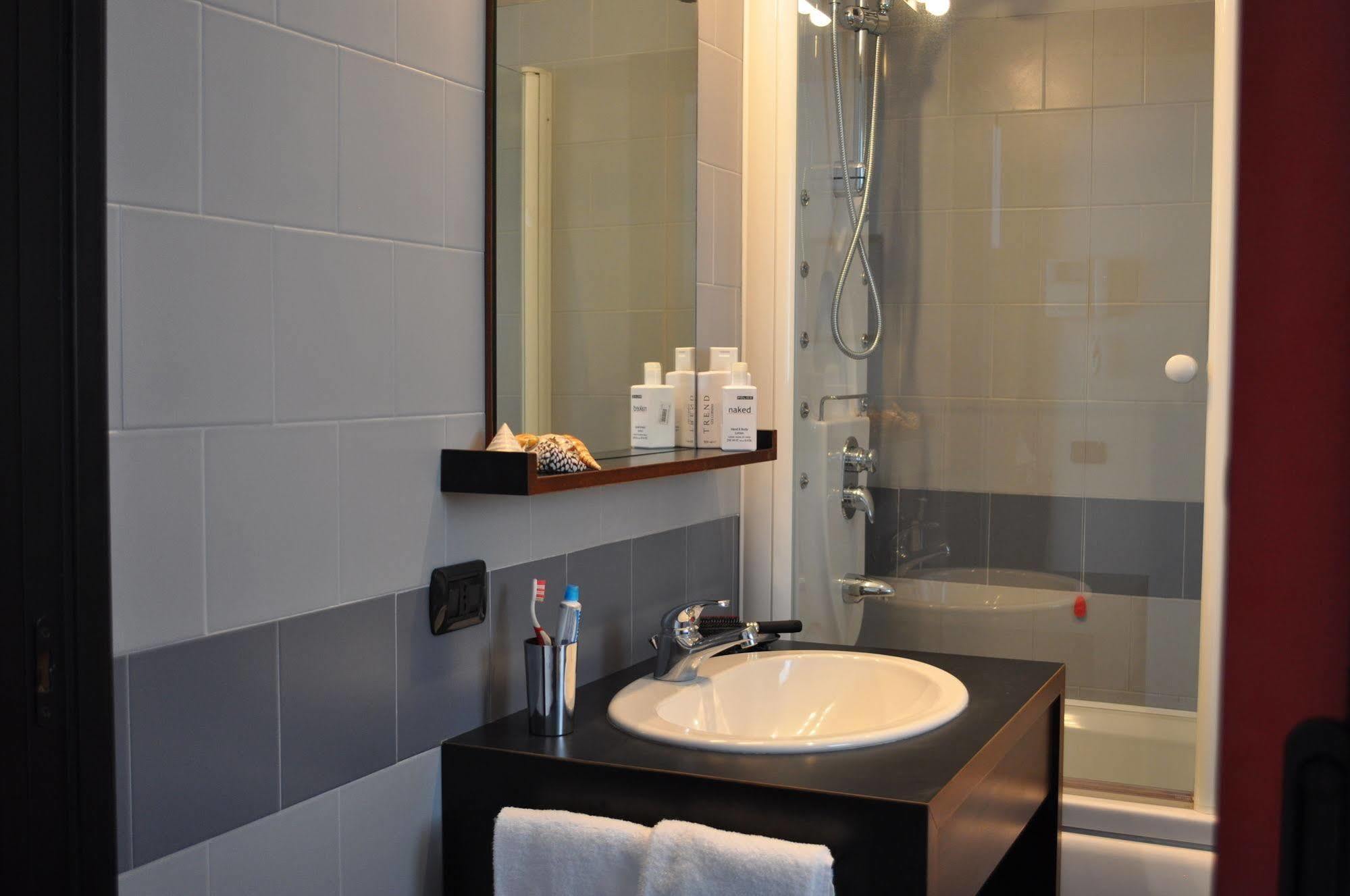 Residence Le Corti Milano Eksteriør billede