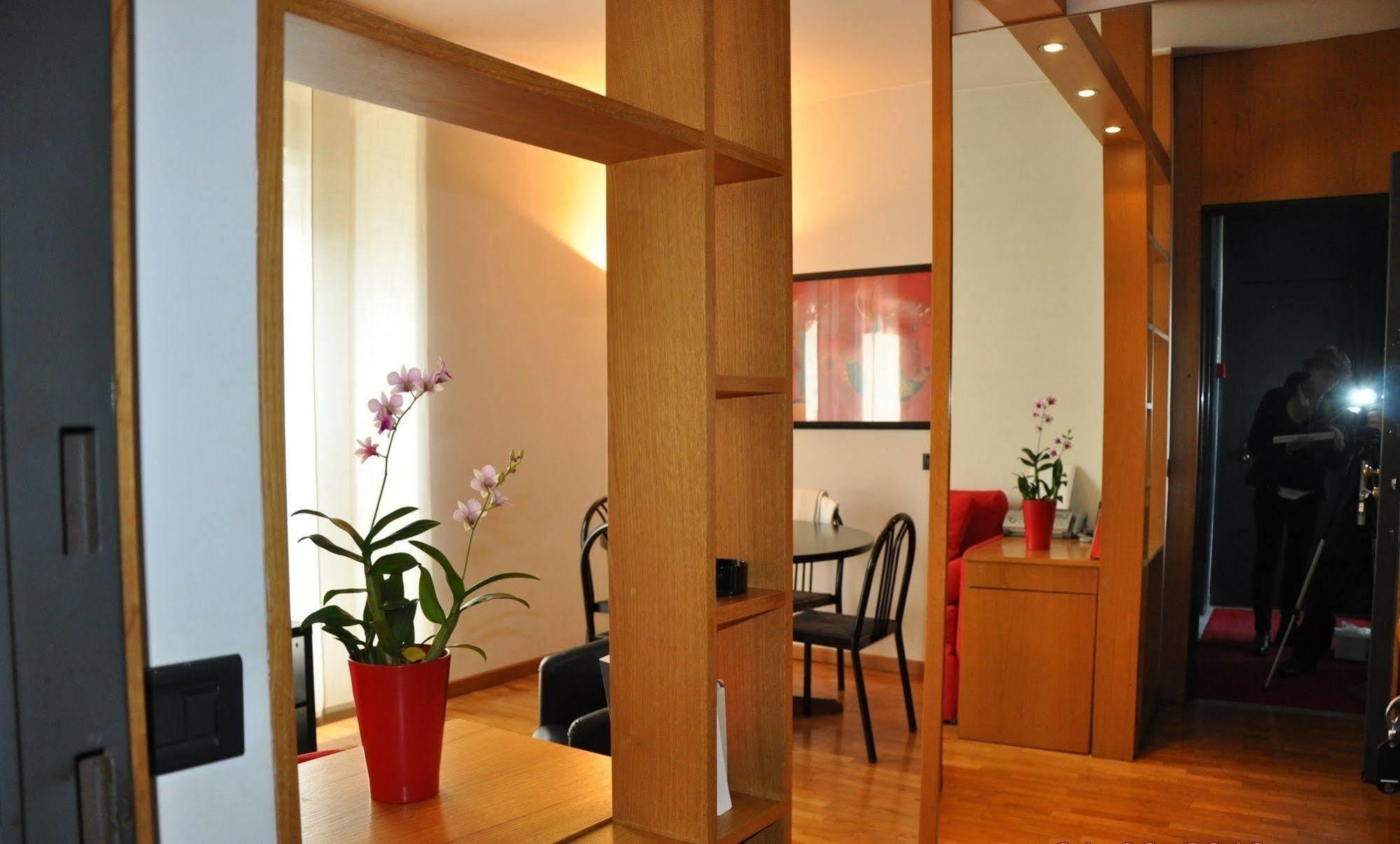 Residence Le Corti Milano Eksteriør billede